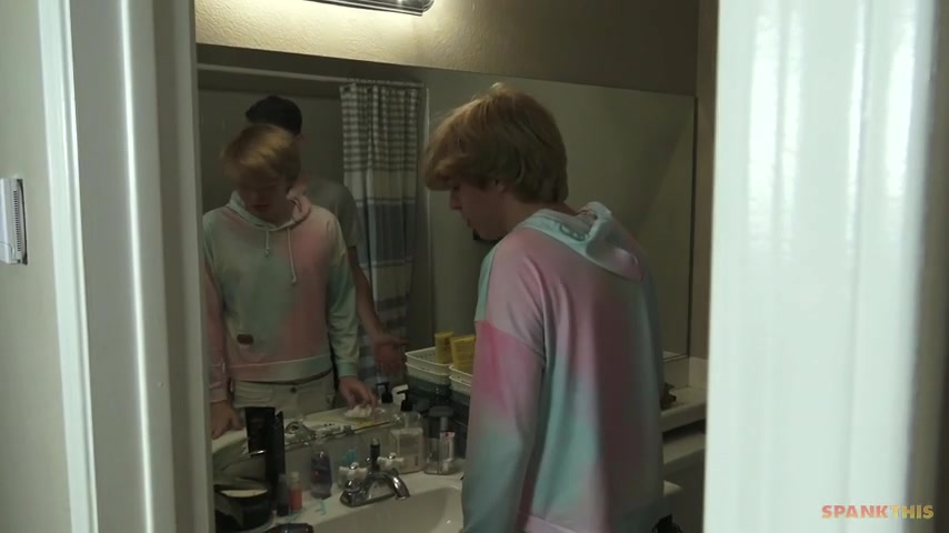 Jared Scott & Jamie Ray in Bad Roommate - SpankThis