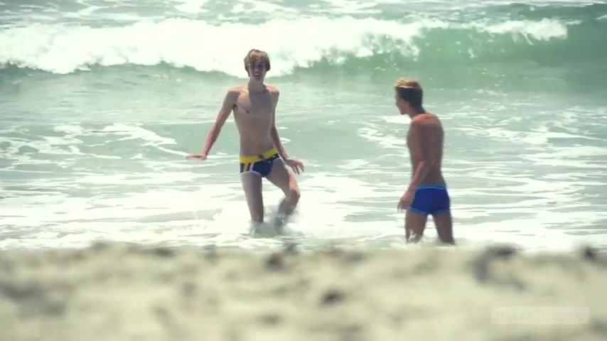 Dylan Hall & Scotty Clarke in Beach Bums - HelixStudios
