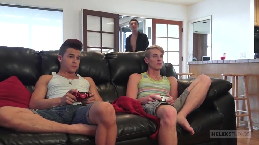 Roman Daniels & Stefan Nash & Andy Taylor in Video Game Threesome - HelixStudios