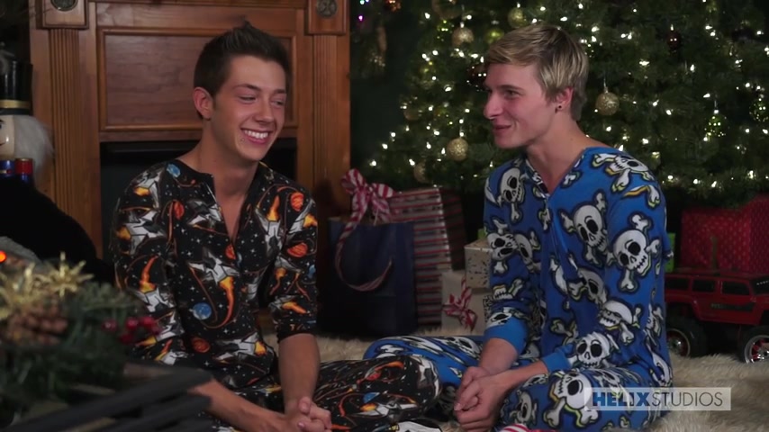 Luke Allen & Jessie Montgomery in Luke and Jessie's Twinkmas - HelixStudios