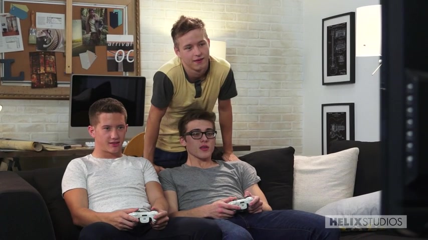 Tyler Hill & Blake Mitchell & Noah White in Gamer Threesome - HelixStudios