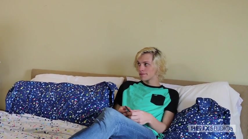Justin Cross & Kayden Alexander in Justin Stuffs Kayden - 8TeenBoy