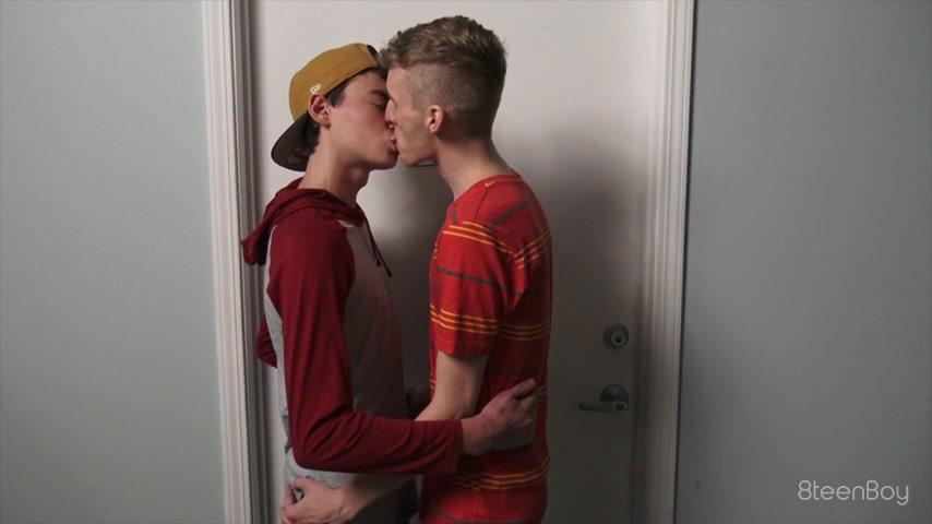 Alan Davis & Dawson Grant in Young & Horny - 8TeenBoy
