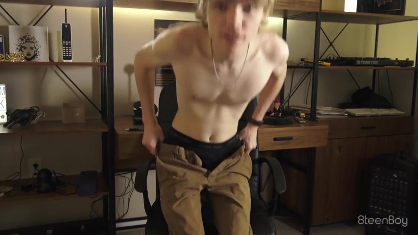 Cade Russels in Cade Russels Solo Session - 8TeenBoy