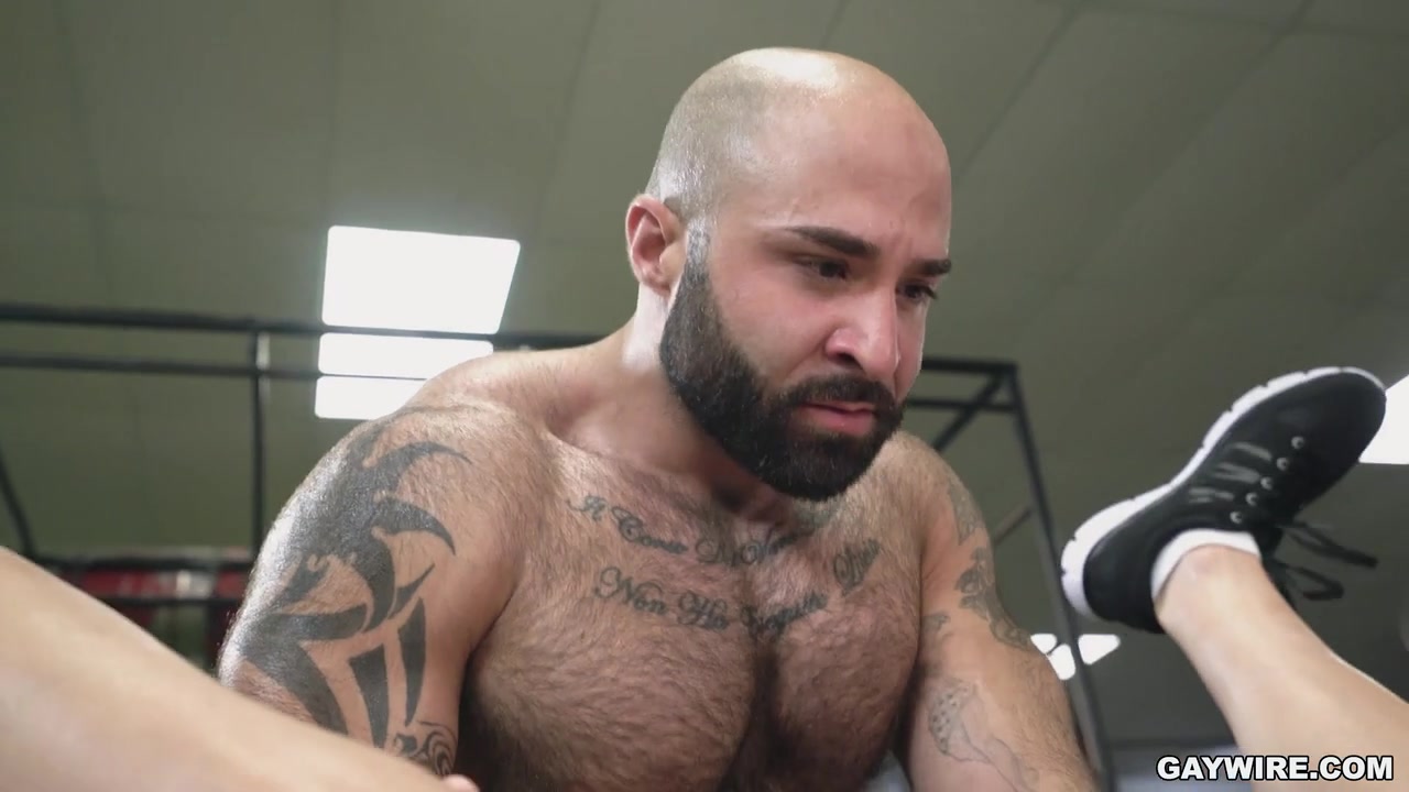 Atlas Fucks Sir Jet At The Gym - GayWire