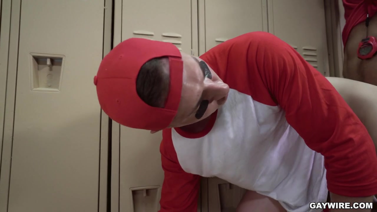 Tristan Gets Fucked In The Locker Room - GayWire