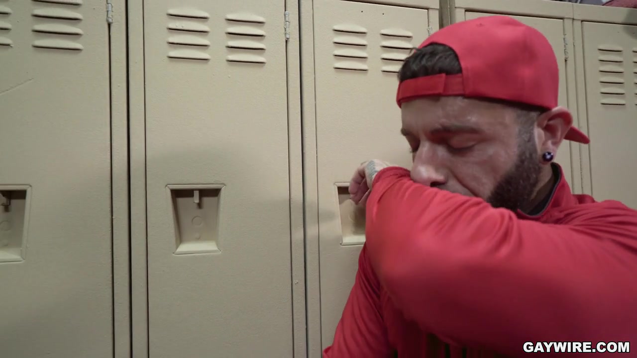 Tristan Gets Fucked In The Locker Room - GayWire