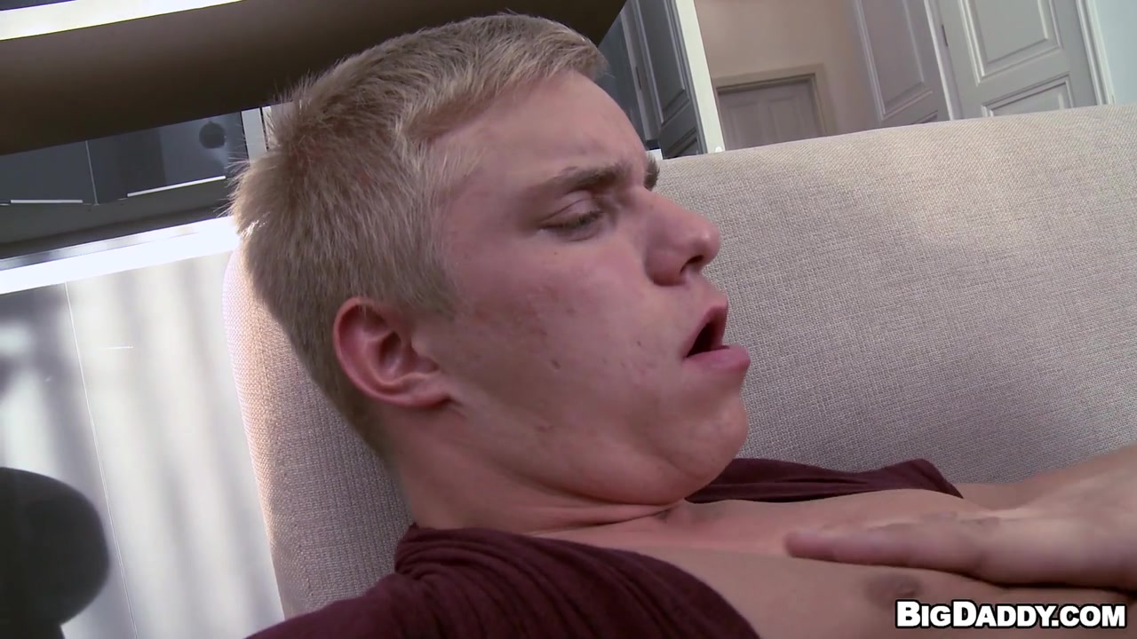 Hitchhiker Hunk Gets Buttfucked - GayWire