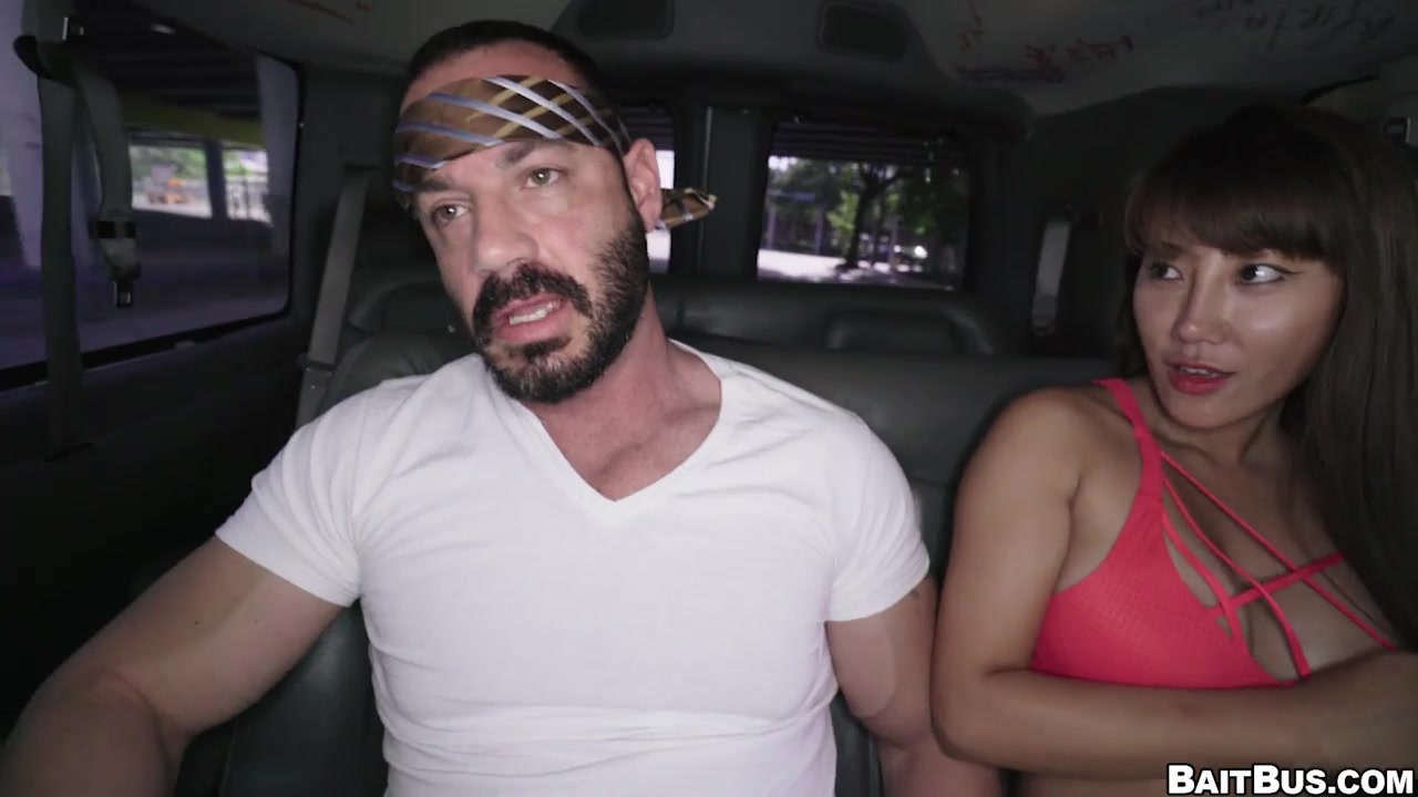 Buff Straight Guy Gets Tricked - GayWire