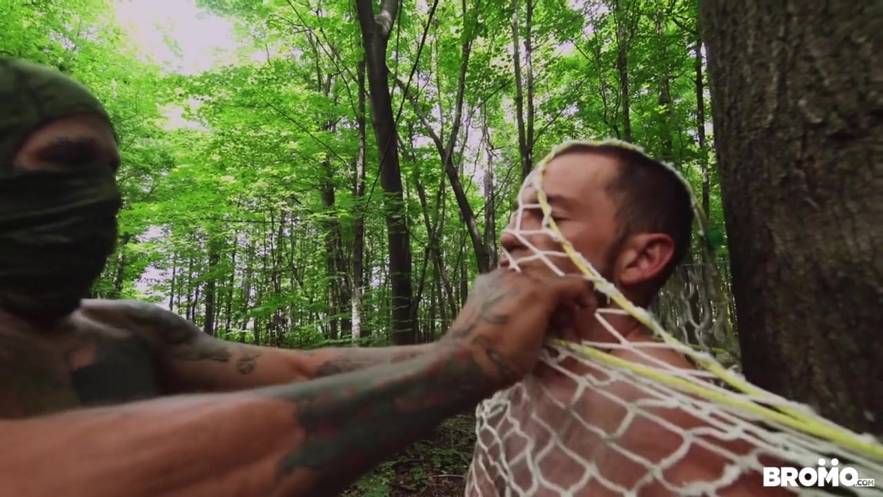 Bo Sinn & Oliver Smith in Raw Bushmeat - MenNetwork
