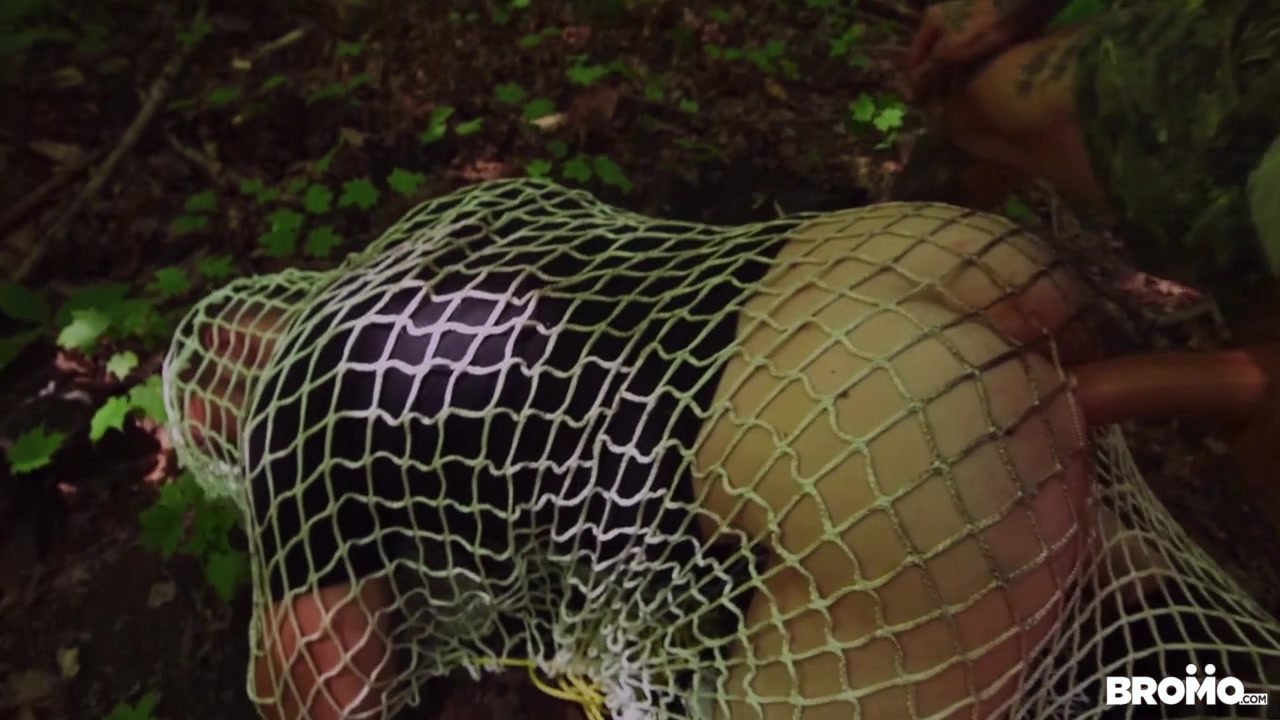 Bo Sinn & Oliver Smith in Raw Bushmeat - MenNetwork