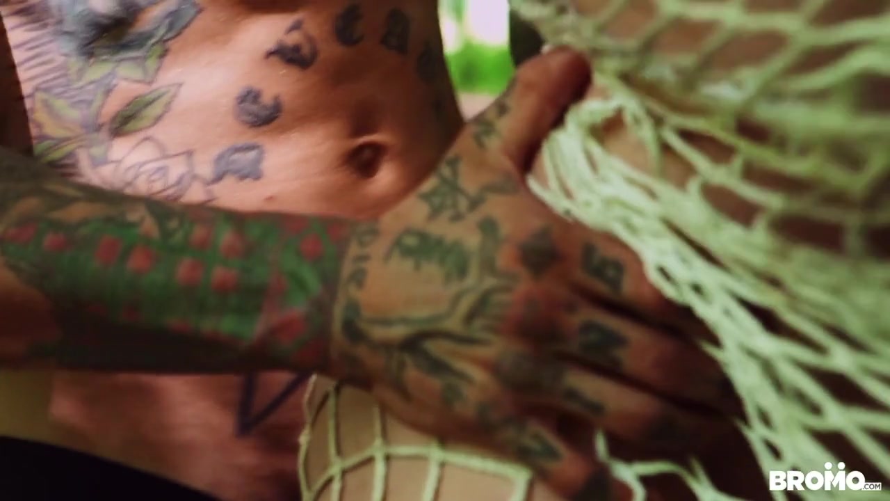Bo Sinn & Oliver Smith in Raw Bushmeat - MenNetwork