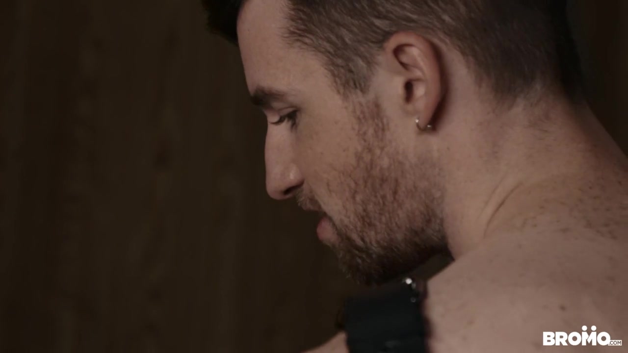 Thyle Knoxx & Oliver Smith in Wall Stuffed 3 - MenNetwork