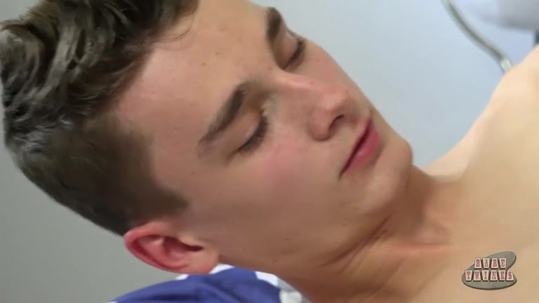 He Loves That Raw Twink Cock Inside - James Stirling & Jason Shepard