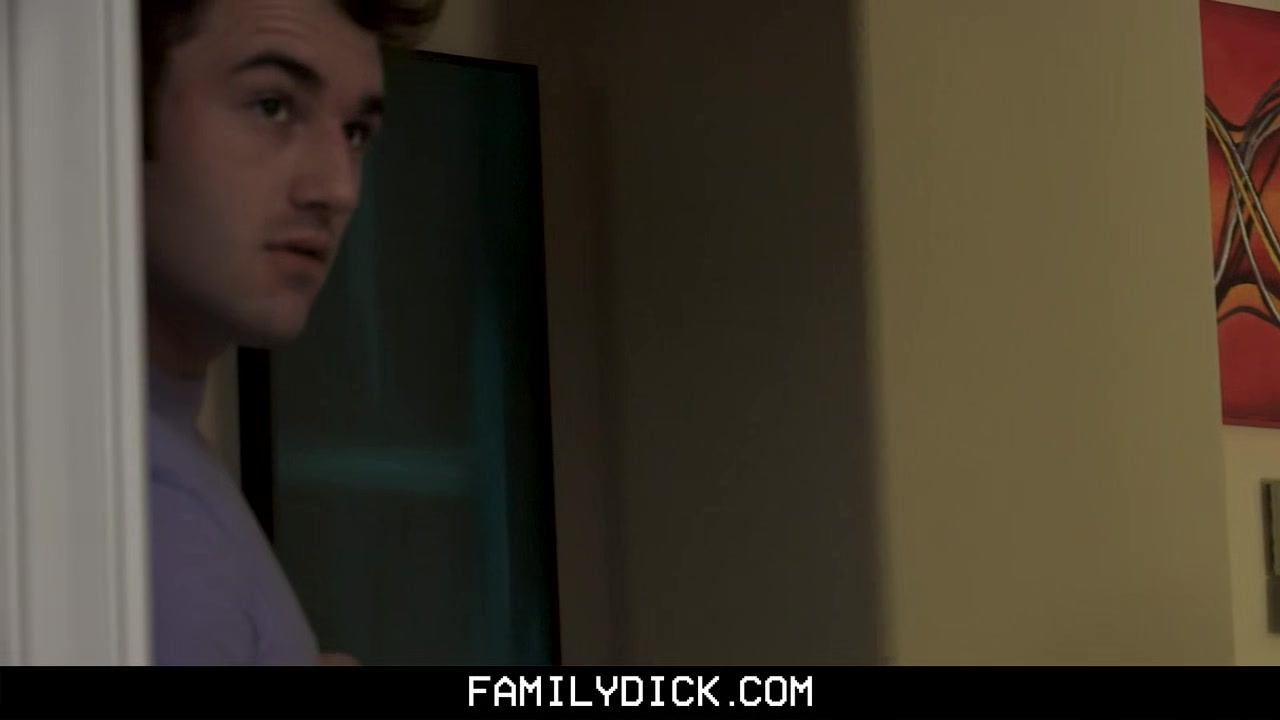 FamilyDick - Muscle Step daddy Fucks His Stepson And The Horny Postman