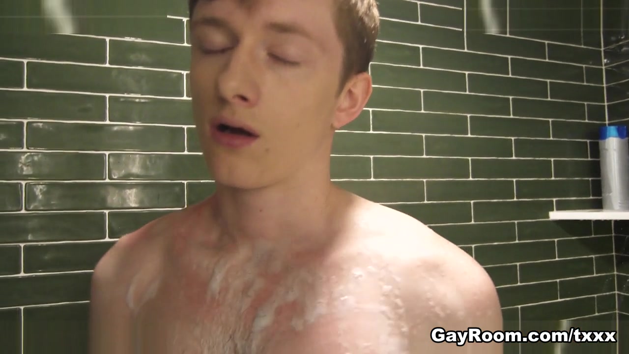 Felix Maze & Giovanni Rosa in Remote Control Anal Vibrations - GayRoom