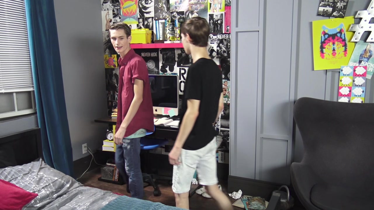 8teenBoy Trevor Harris takes horse hung twink Gabe Isaac bareback