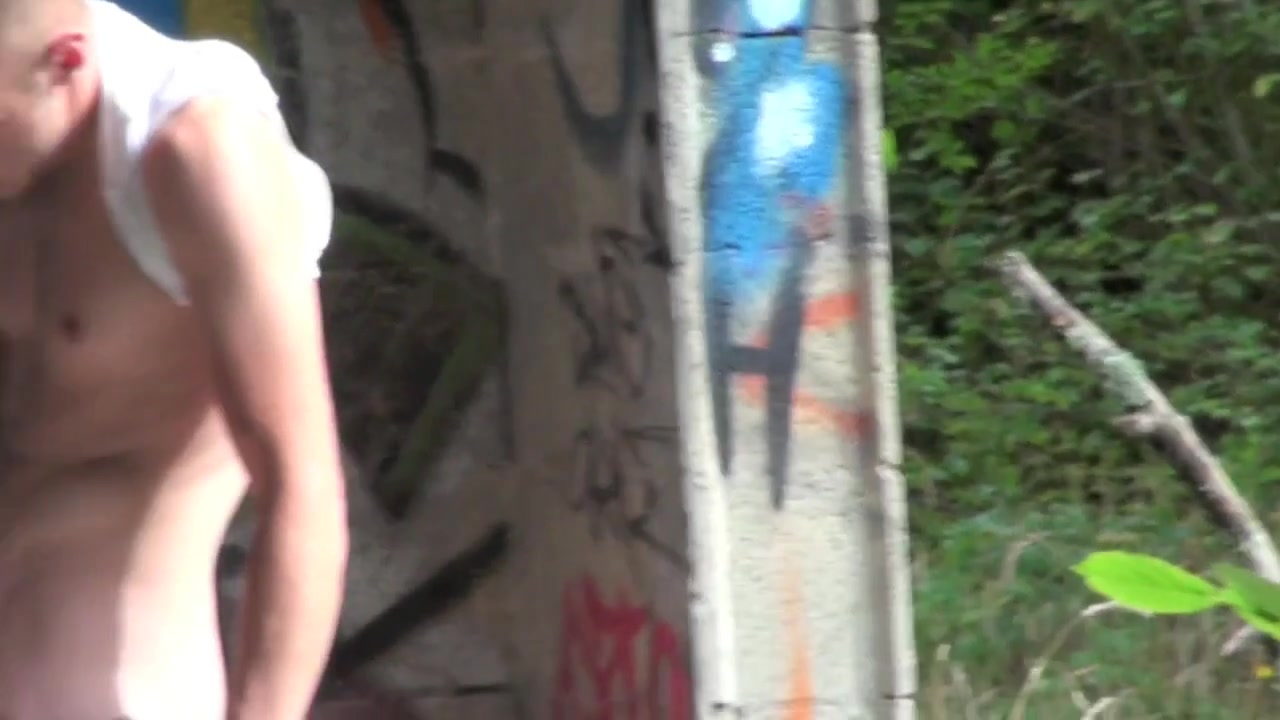 Gay used by twink in exhib outdoor - CrunchBoy