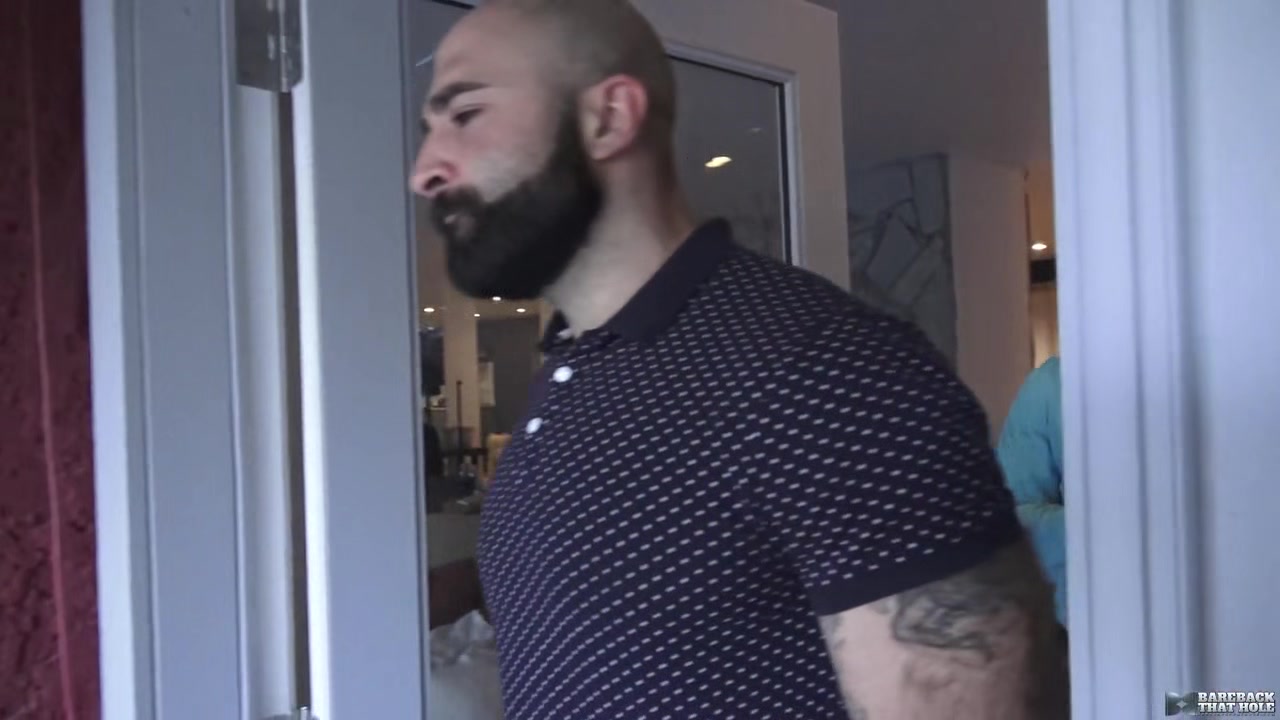 Atlas Grant and Chip Young - House Hunters - BarebackThatHole