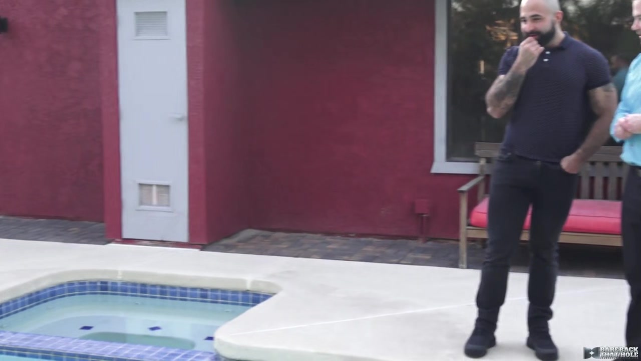 Atlas Grant and Chip Young - House Hunters - BarebackThatHole
