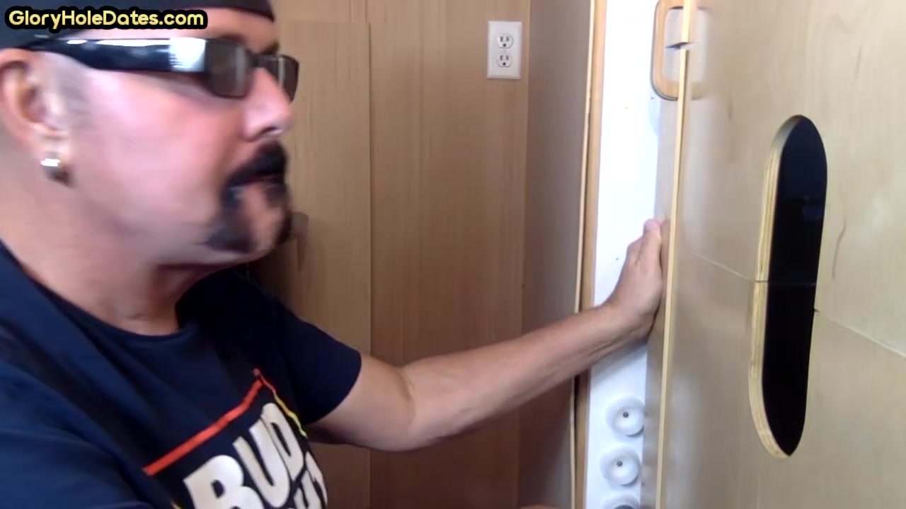 Gloryhole amateur mature gay deepthroats cock in home video