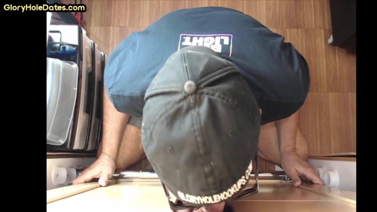 Gloryhole amateur mature gay deepthroats cock in home video