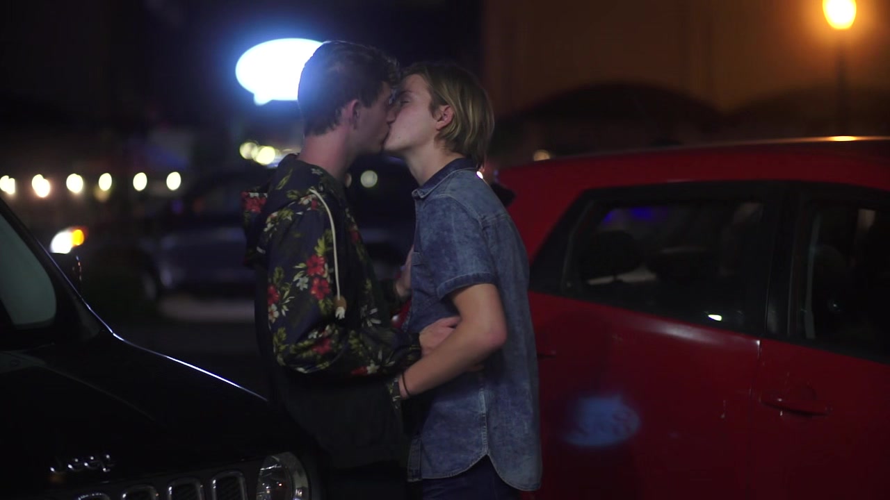 Big dick twink Wes Campbell tops Cameron Parks bareback after the club