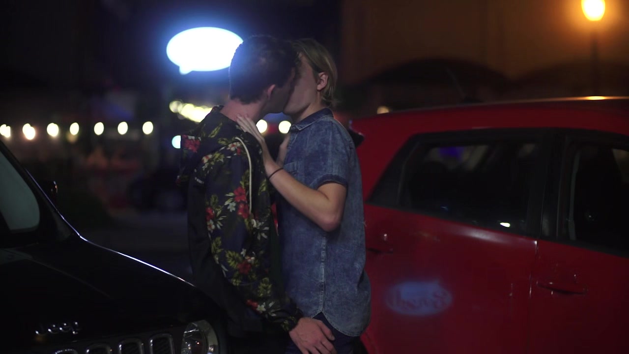 Big dick twink Wes Campbell tops Cameron Parks bareback after the club
