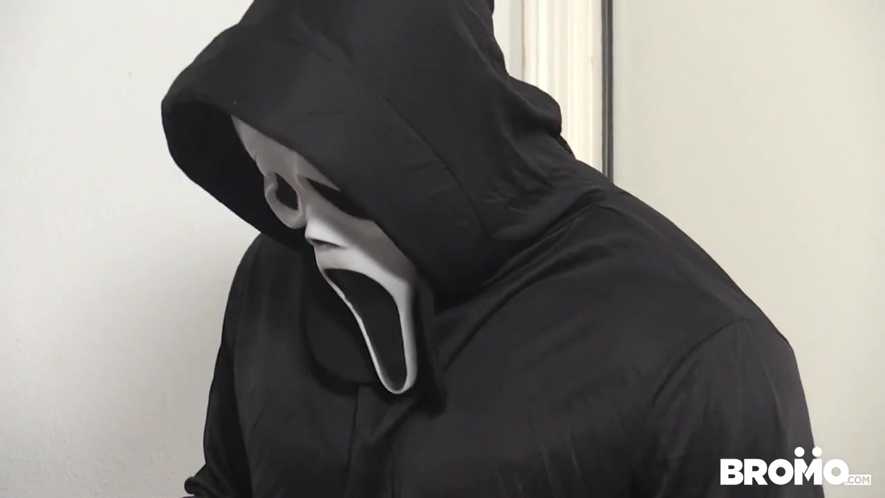 Cream For Me - A XXX Parody #3, Scene 1 - BROMO