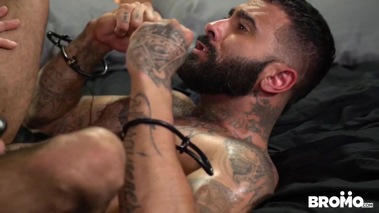 Electric Sex #2, Scene 1 - BROMO