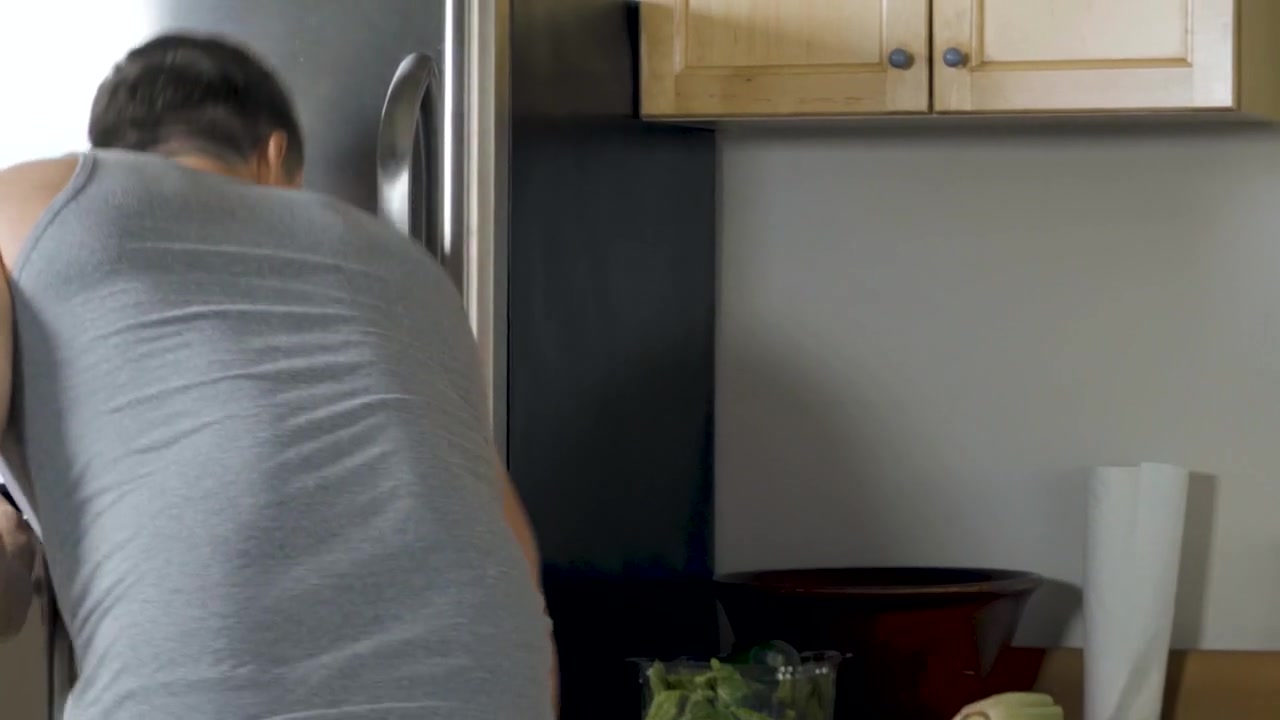 Pierce Paris & JJ Knight in Closet Bottom - MenNetwork