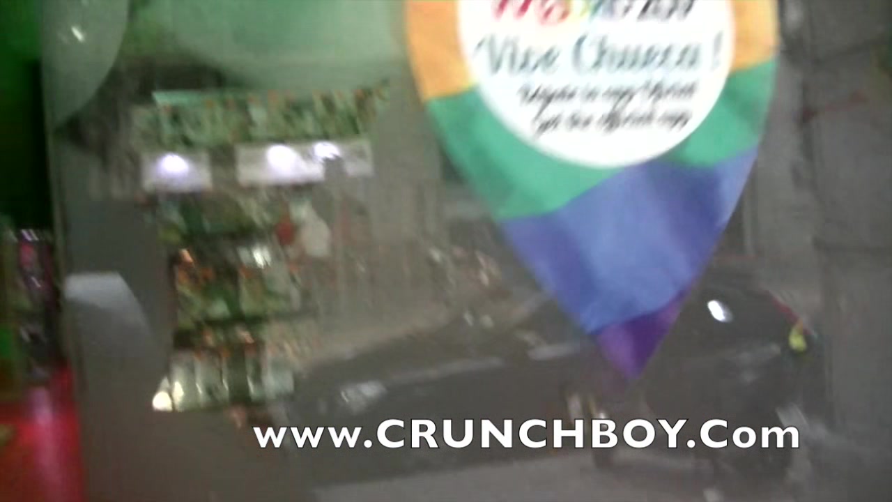 the barmans of Boyberry madrid fuck bareback at the work