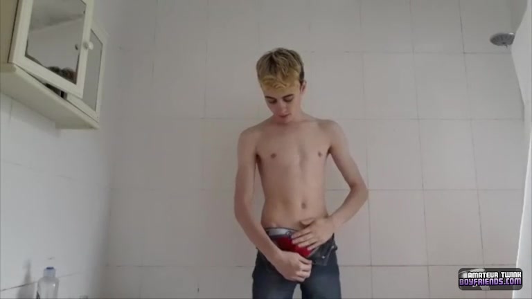 Skinny Little Twink In The Shower - Harry Alexander