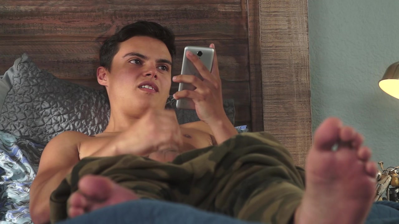 Hung Helix jock Luke Wilder fucks tight Latin twink bareback