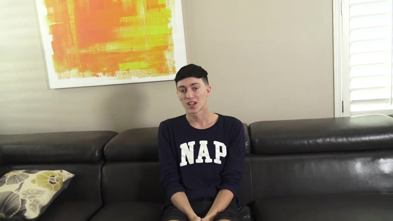 8teenBoy newcomer Kurt Niles shows off his big dick