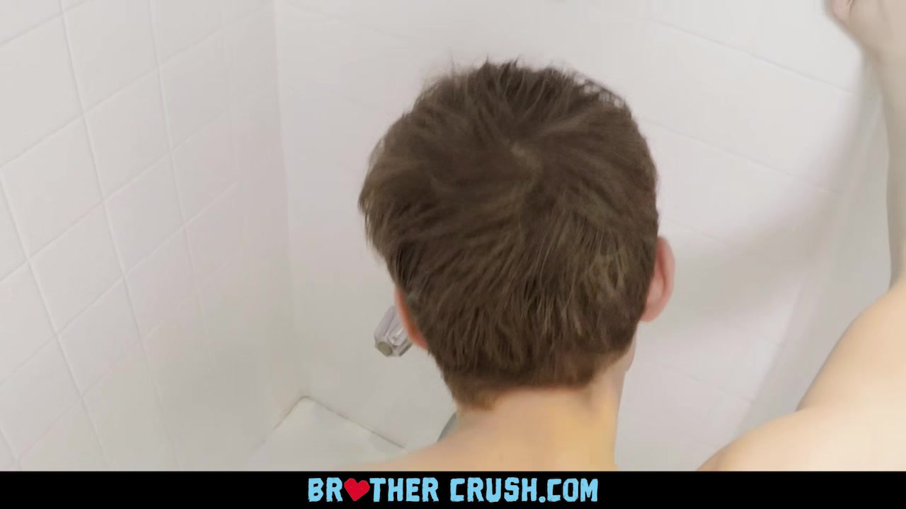 BrotherCrush - Boning My Younger Stepbrother In The Bathtub