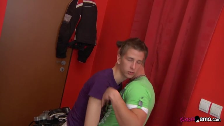 Biker Hook Up For Jock Top Johan - Johan Volny & Thomas Fiaty - HomoEmo