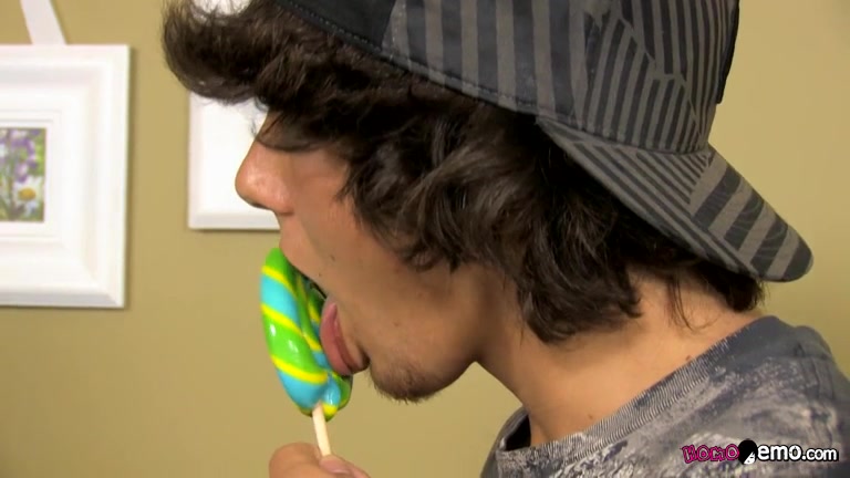 Halloween Candy Surprise! - Jacob Marteny & Jordan Long - HomoEmo