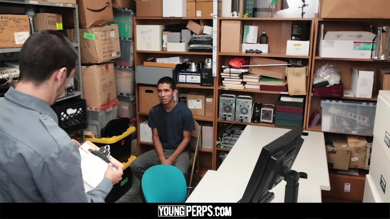 YoungPerps - A Security Officer Buttfucks Alex Flores