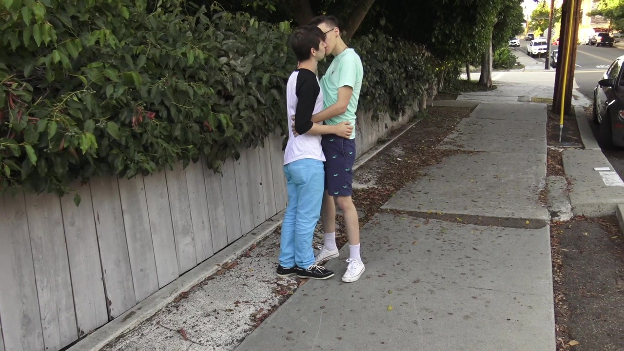 Hung 8teenBoys Caleb Gray and Dustin Cook flip fuck bareback