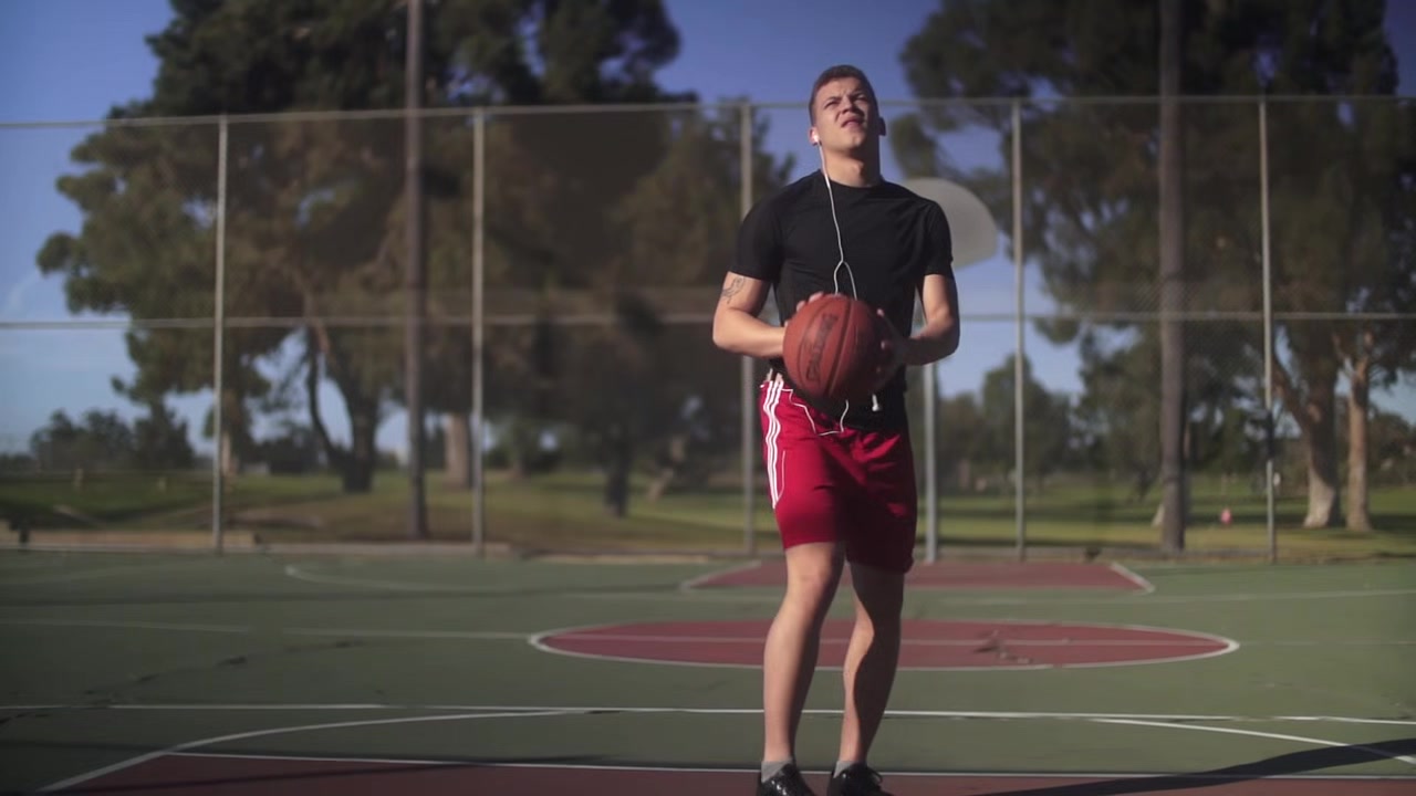 Hung Helix jock Corbin Colby fucks Cole Claire bareback after basketball