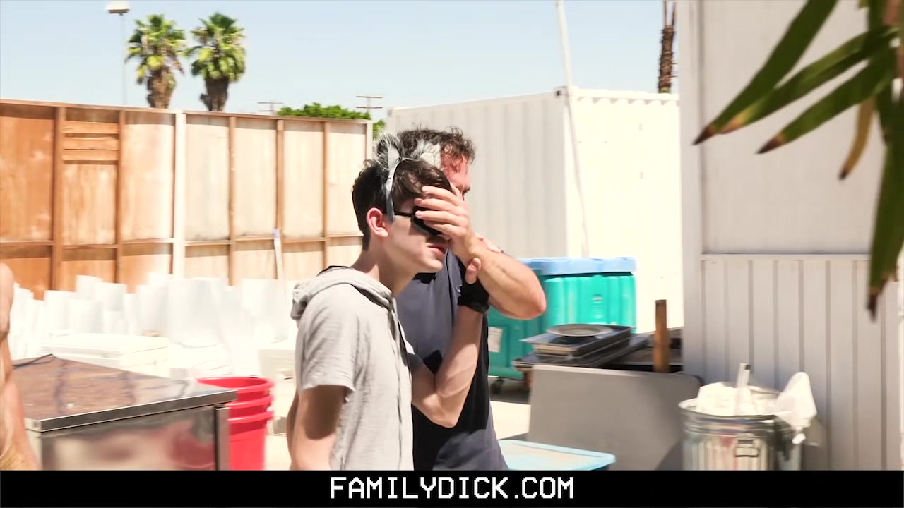 FamilyDick - teaches to Rim