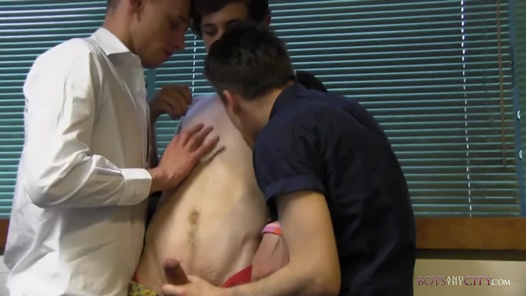 Twink Office Boys Have Cum To Shoot! - Oscar Roberts, Kamyk Walker & Cody Reed - TXXXMStudios