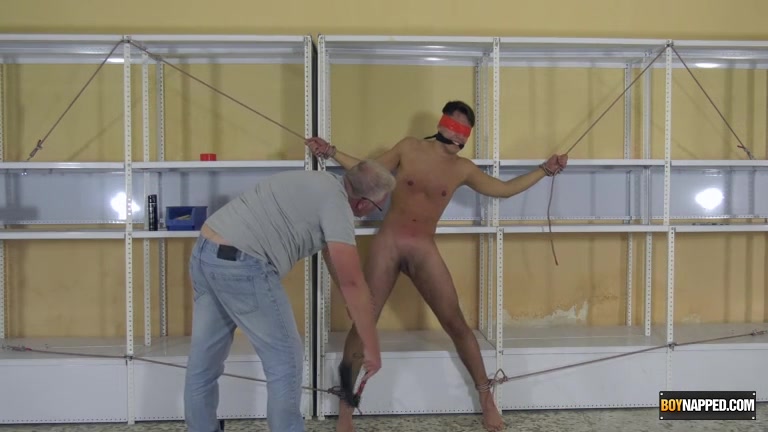 Storage Room Twink Sucking - Maxxie Wilde & Sebastian Kane - Boynapped