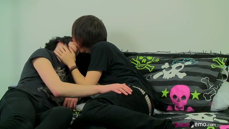 Cum Loving Andrew Gets Some Fun With Seth - Seth Savage & Andrew Dexter