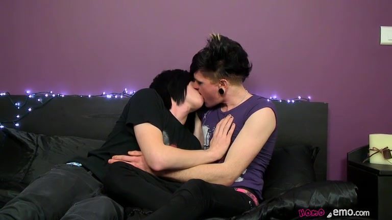 Emo Buddies Know How To Get Each Other Off - Josh Osbourne & Zaccary Plastic