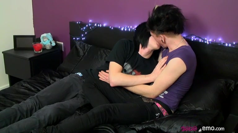 Emo Buddies Know How To Get Each Other Off - Josh Osbourne & Zaccary Plastic