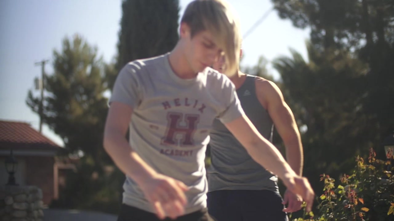 Blond Helix twink Kyle Ross takes his personal trainer Luke Wilder bareback