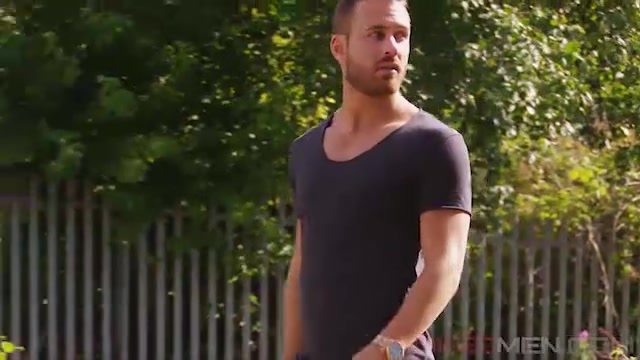 Logan Moore - UKNakedMen