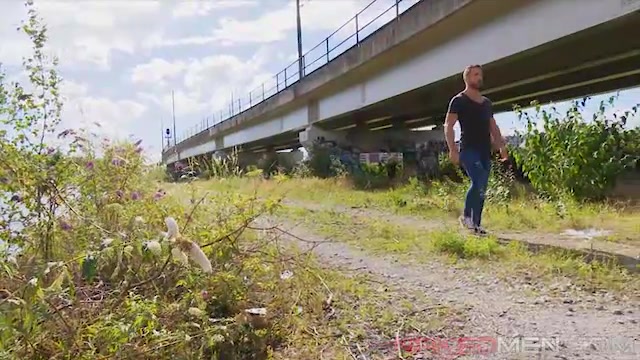 Logan Moore - UKNakedMen